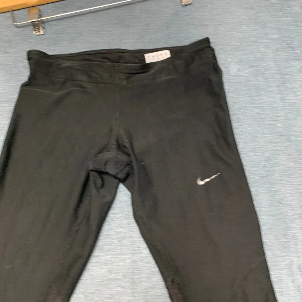 Nike Dri-FIT Capri Leggings Womens XS Black Running Yoga Gym Logo Activewear